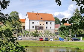 Ela Apartments Farní